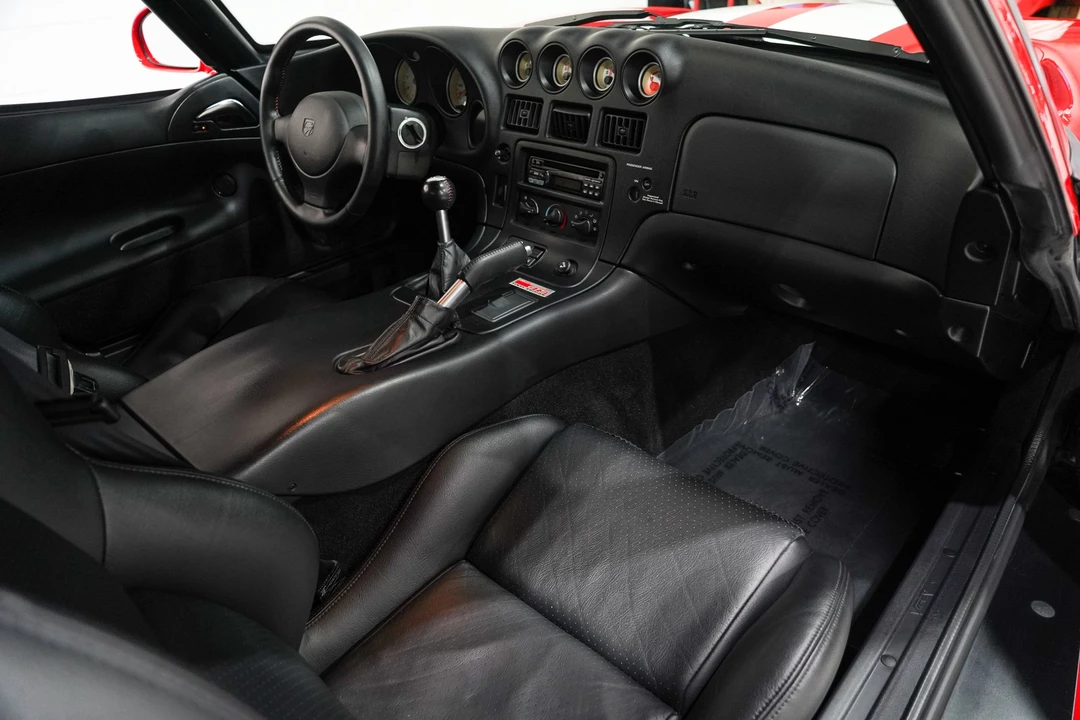 2002 Dodge Viper GTS 2nd Gen - Image 16 of 31