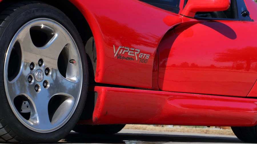2002 Dodge Viper GTS 2nd Gen - Image 9 of 12