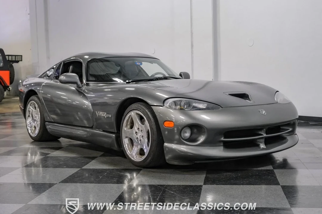 2002 Dodge Viper GTS 2nd Gen - Image 16 of 21