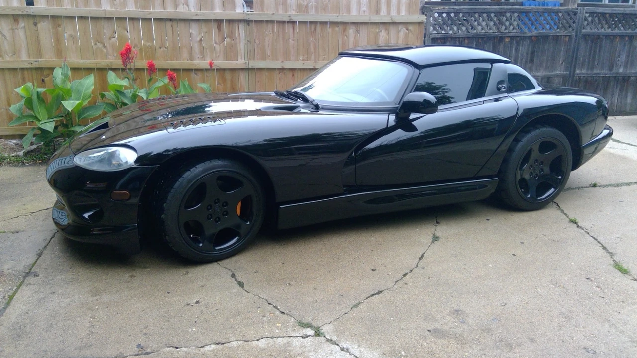 2002 Dodge Viper 2nd Gen - Image 2 of 18
