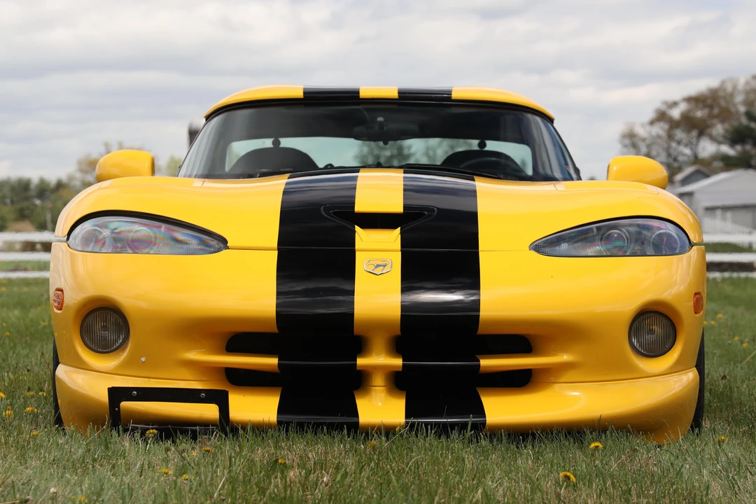 2002 Dodge Viper 2nd Gen - Image 2 of 10