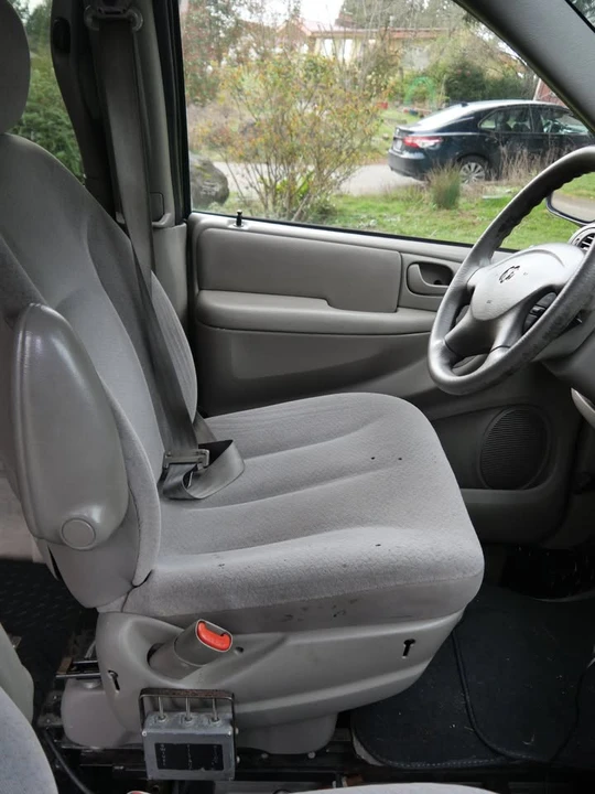 2002 Dodge Caravan - Image 9 of 10