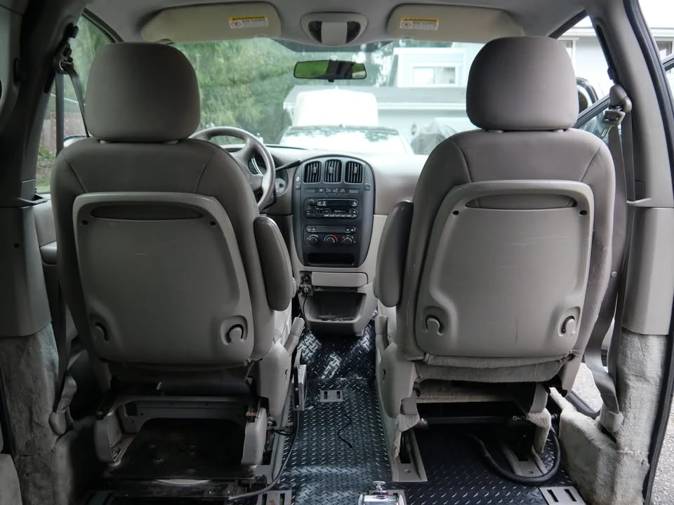 2002 Dodge Caravan - Image 7 of 10