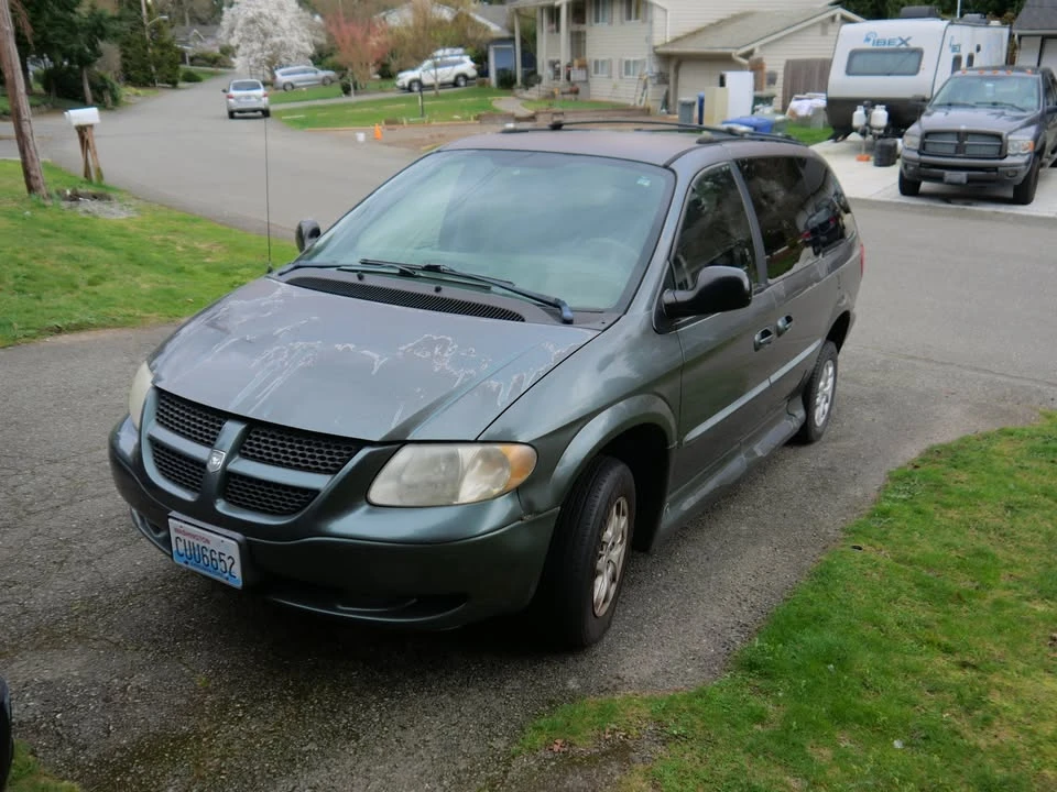 2002 Dodge Caravan - Image 4 of 10