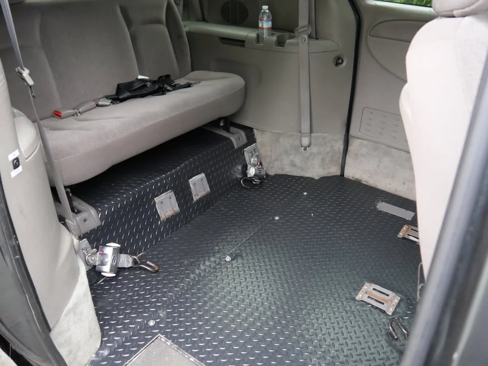 2002 Dodge Caravan - Image 6 of 10