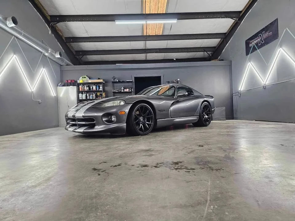 2002 Dodge Viper 2nd Gen - Image 2 of 18