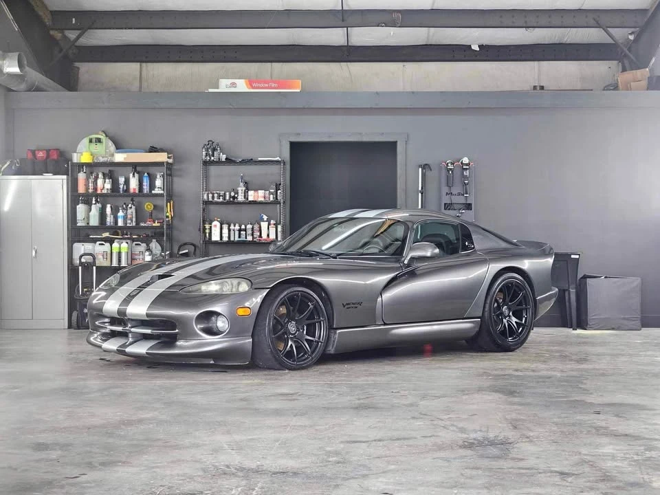 2002 Dodge Viper GTS 2nd Gen - Image 8 of 19