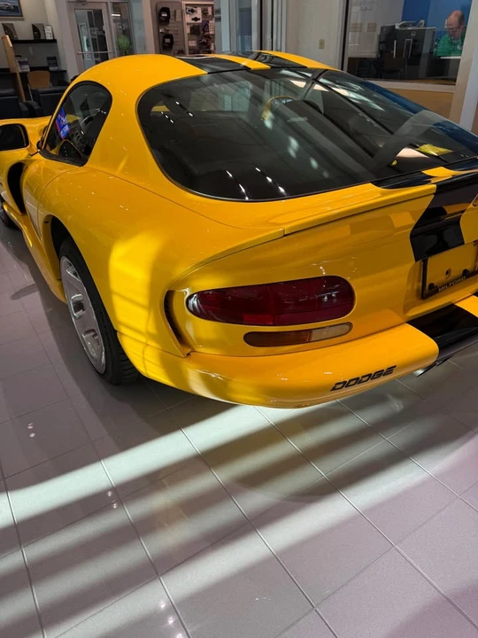 2002 Dodge Viper GTS 2nd Gen - Image 4 of 5