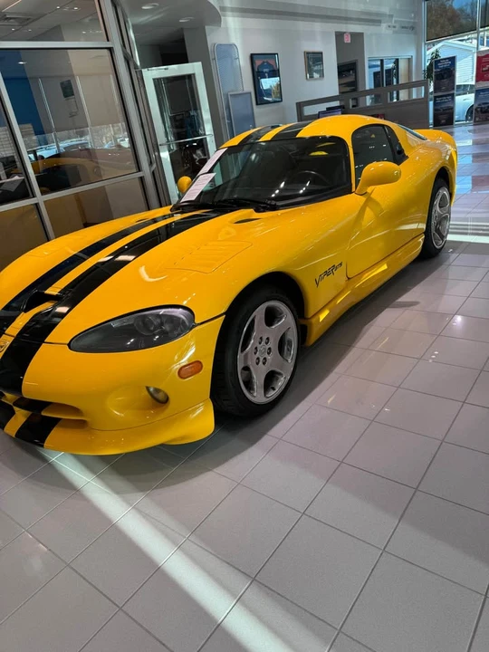 2002 Dodge Viper GTS 2nd Gen - Image 3 of 5