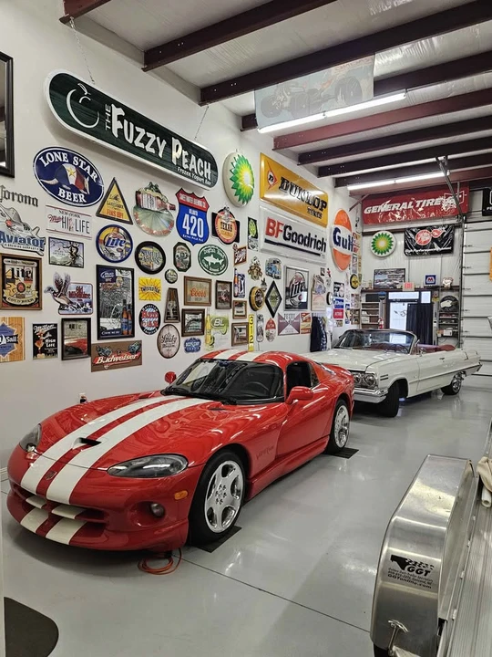 2002 Dodge Viper GTS 2nd Gen - Image 2 of 18