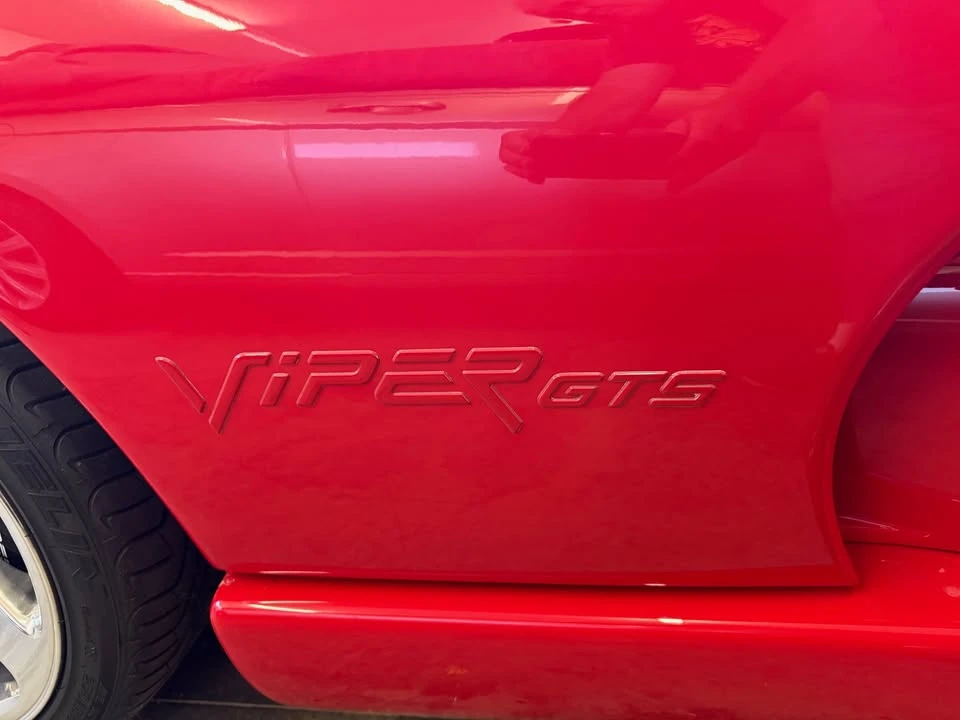 2002 Dodge Viper GTS 2nd Gen - Image 2 of 16