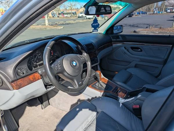 2002 BMW E39 540i - Image 9 of 18