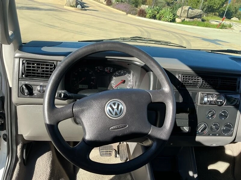 2002 Volkswagen EuroVan - Image 19 of 21