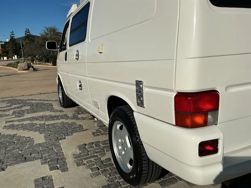 2002 Volkswagen EuroVan - Image 14 of 21
