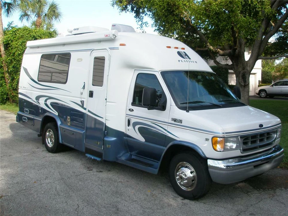 2002 Ford Econoline Van - Image 2 of 4