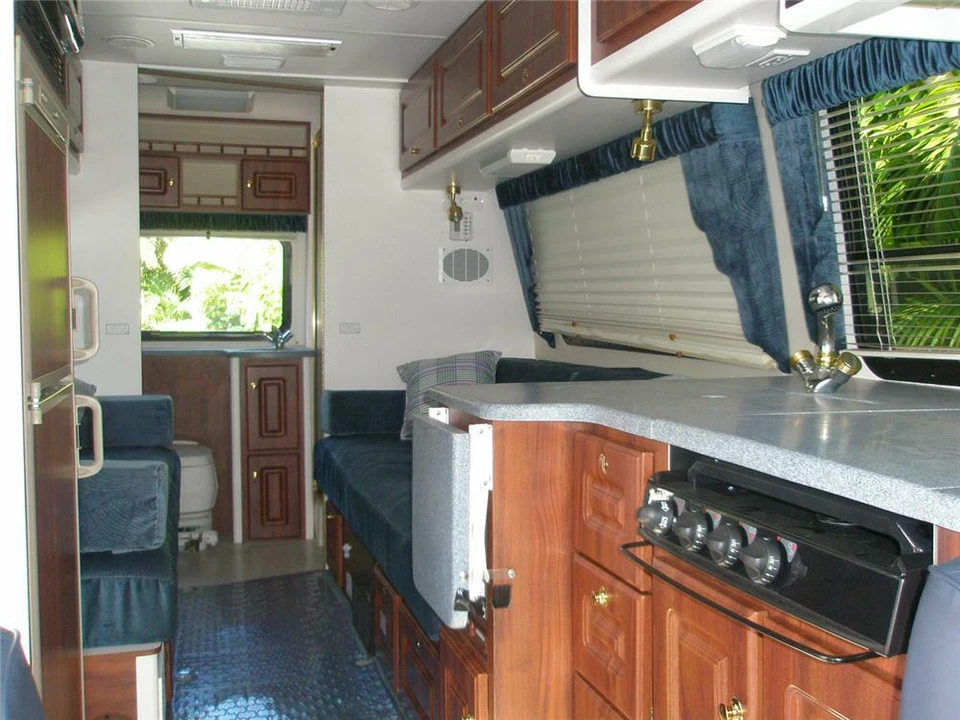 2002 Ford Econoline Van - Image 4 of 4