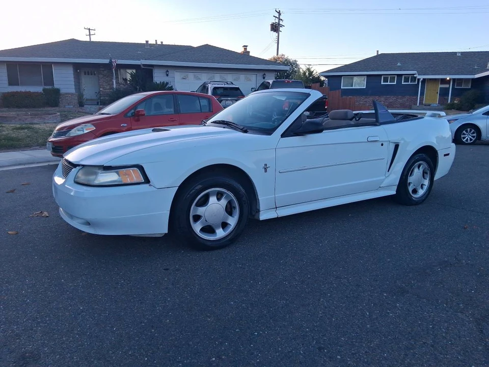 2002 Ford SN95 Mustang - Image 2 of 4