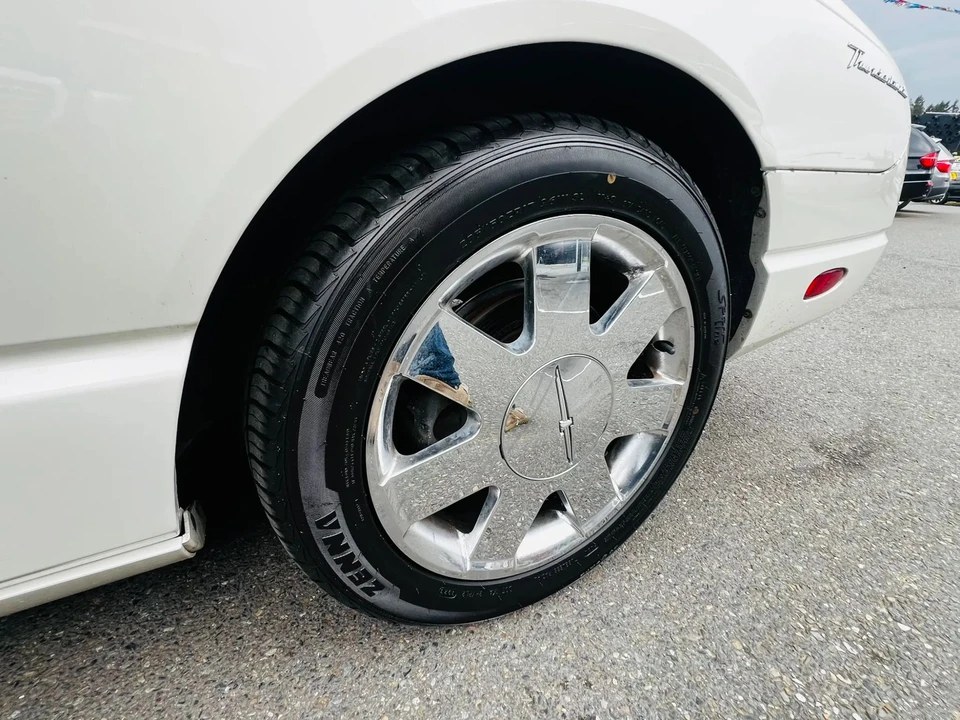 2002 Ford Thunderbird 11th Gen - Image 19 of 22