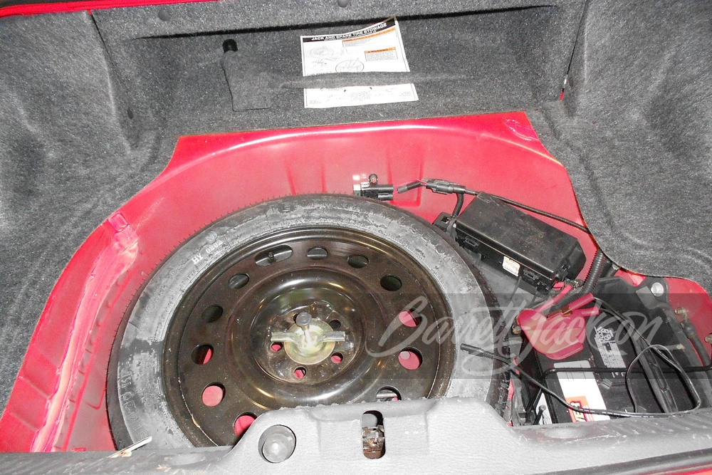 2002 Ford Thunderbird 11th Gen - Image 18 of 21