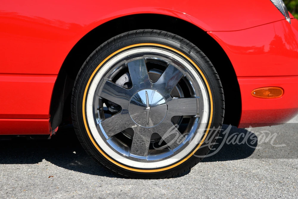 2002 Ford Thunderbird 11th Gen - Image 12 of 17