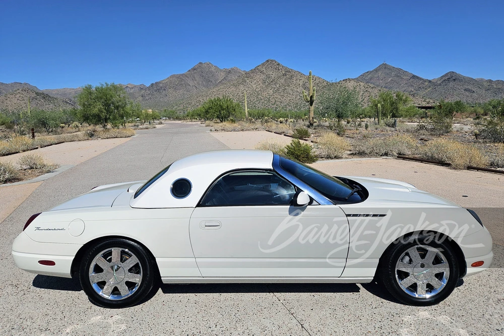2002 Ford Thunderbird 11th Gen - Image 10 of 12