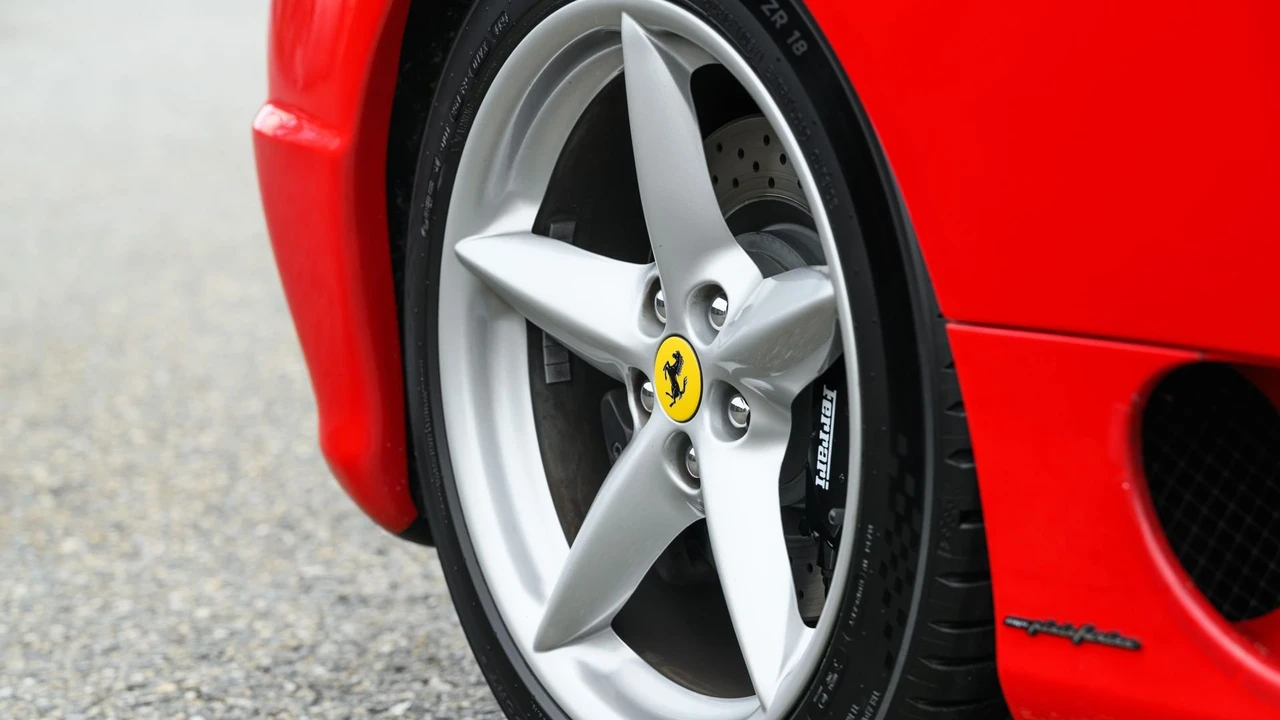 2002 Ferrari 360 Spider - Image 25 of 31