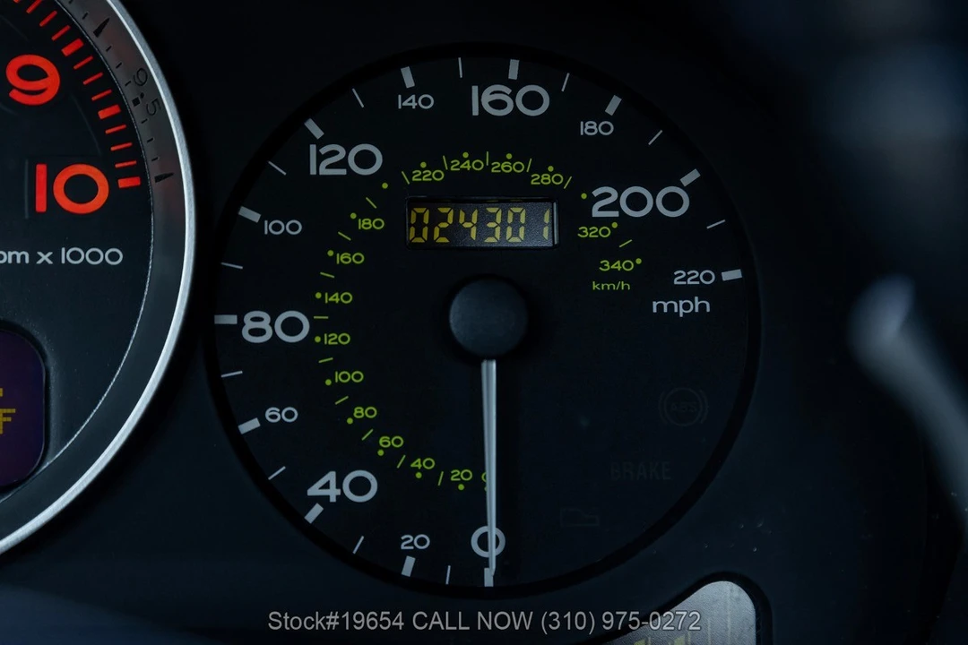 2002 Ferrari 550 Maranello - Image 27 of 31