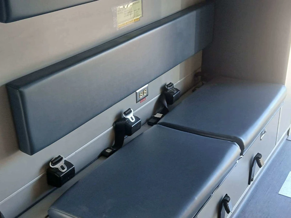 2002 Ford Econoline Van - Image 14 of 21