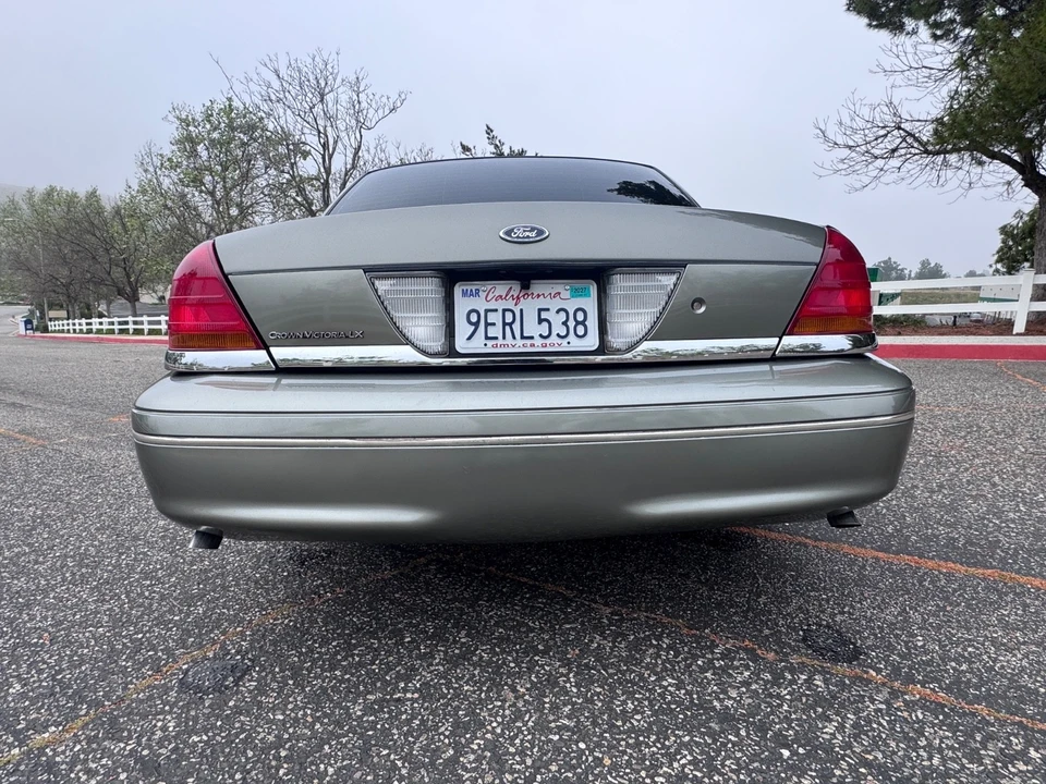 2002 Ford Crown Victoria - Image 12 of 21