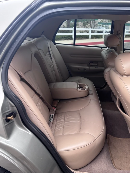 2002 Ford Crown Victoria - Image 9 of 21
