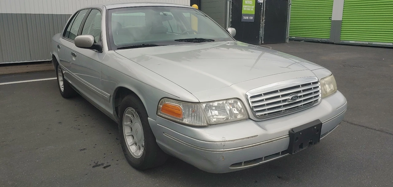 2002 Ford Crown Victoria - Image 3 of 20