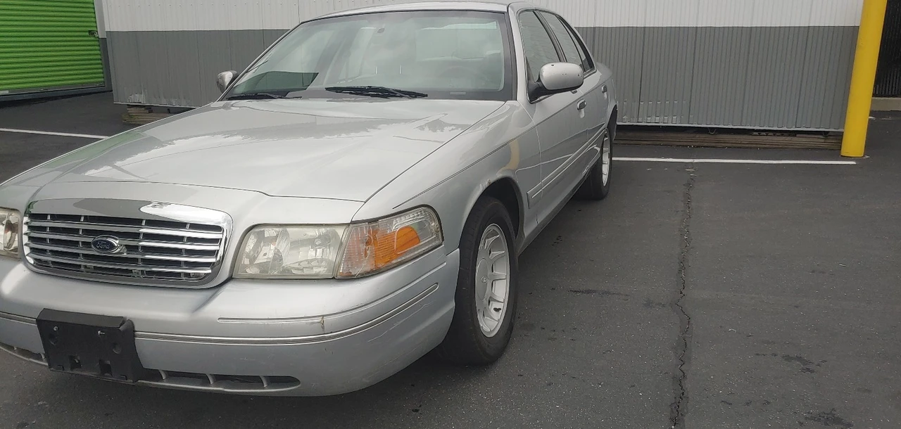2002 Ford Crown Victoria - Image 7 of 20