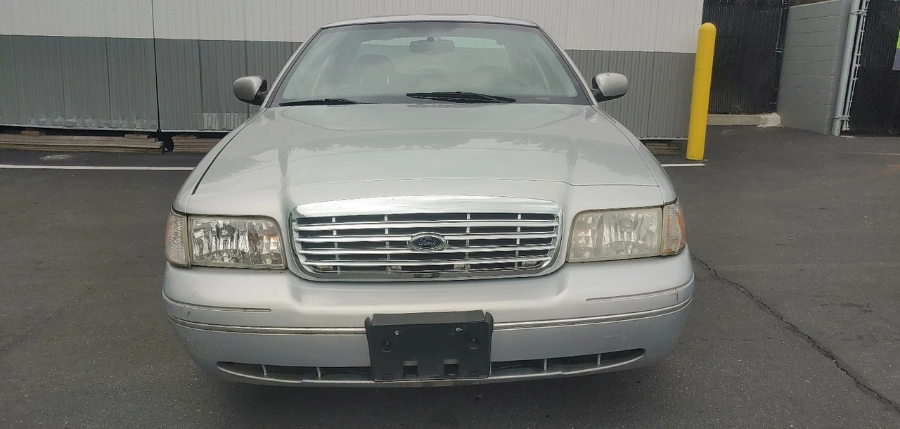 2002 Ford Crown Victoria - Image 6 of 20