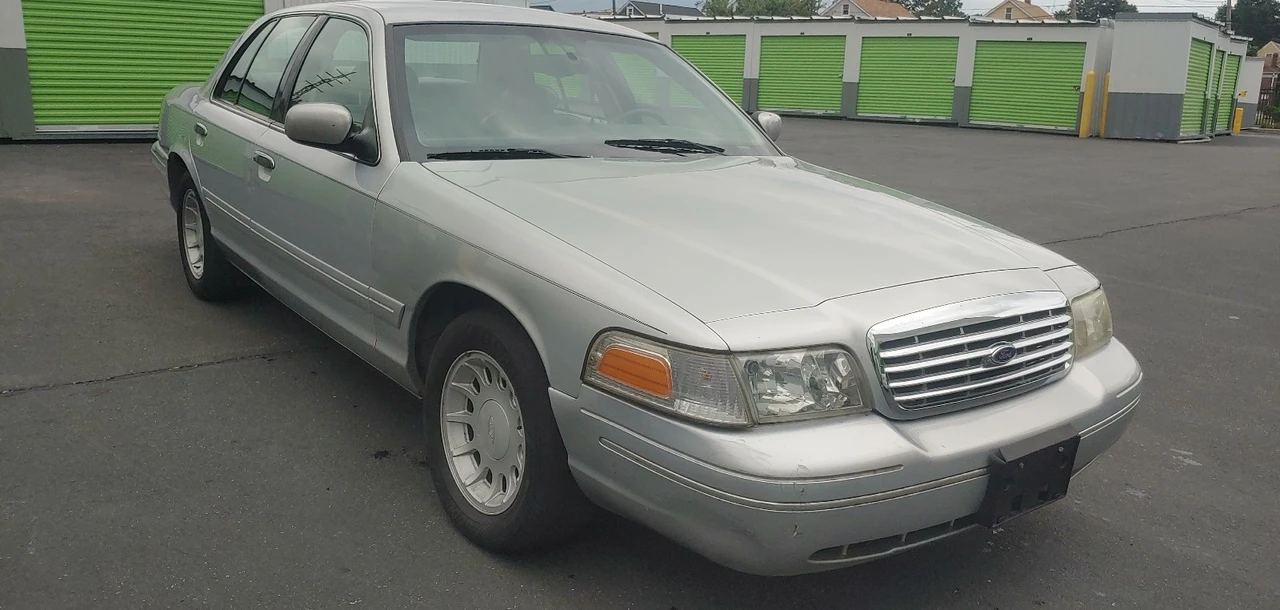 2002 Ford Crown Victoria - Image 5 of 20