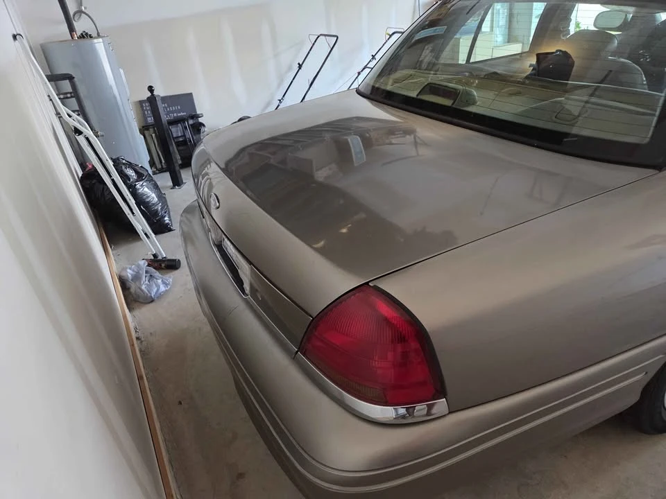 2002 Ford Crown Victoria - Image 4 of 9