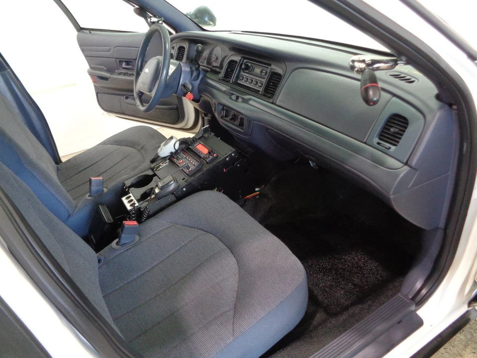 2002 Ford Crown Victoria - Image 14 of 21