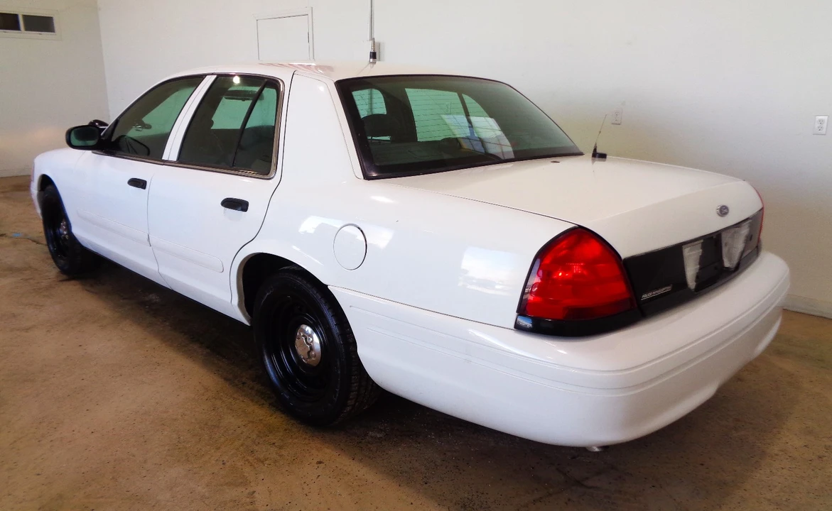 2002 Ford Crown Victoria - Image 4 of 21