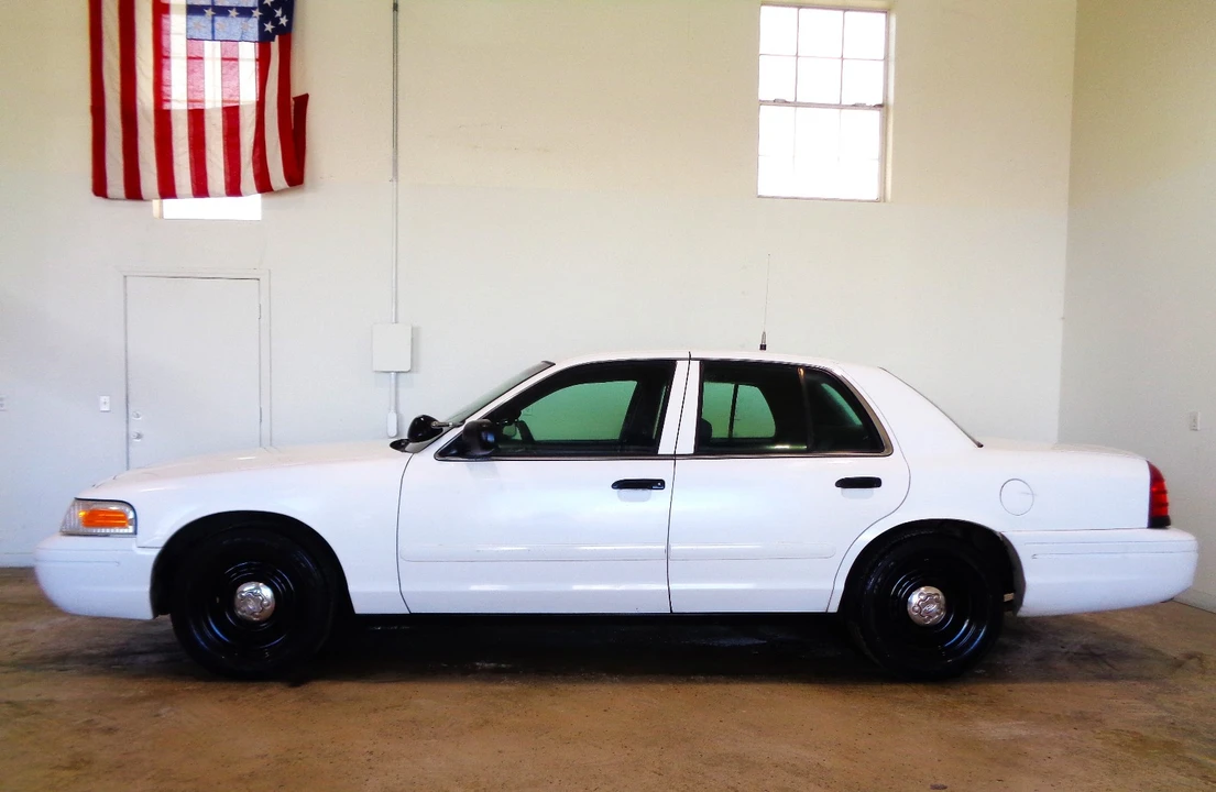 2002 Ford Crown Victoria - Image 5 of 21