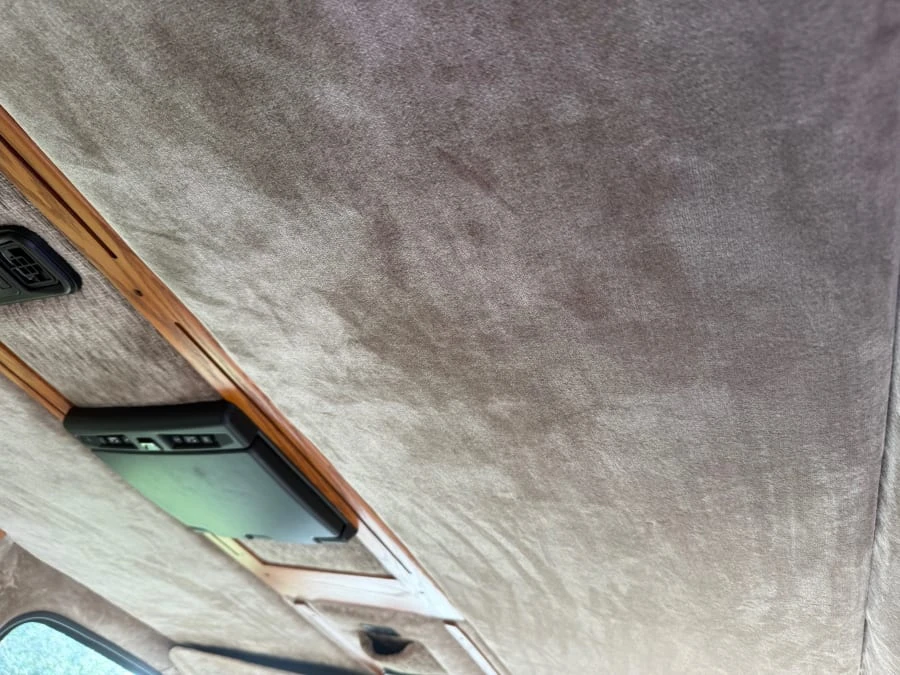 2002 Ford Econoline Van - Image 10 of 19