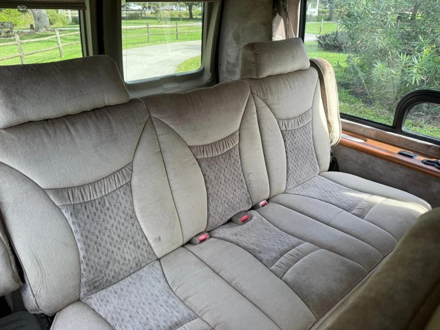 2002 Ford Econoline Van - Image 9 of 19