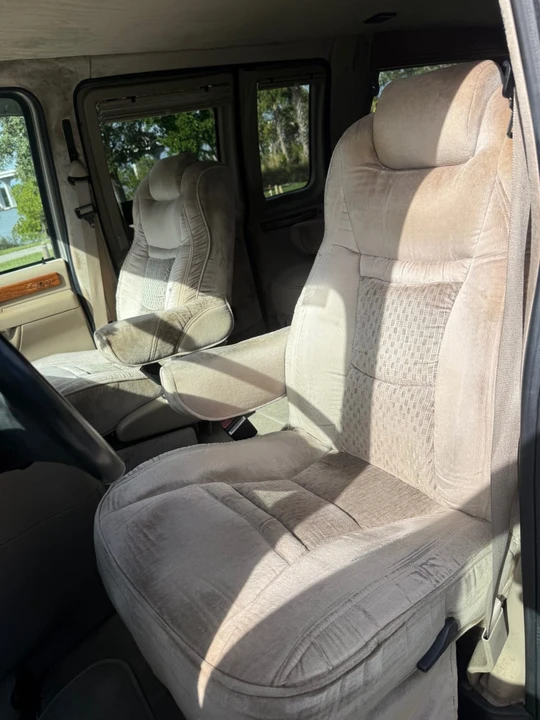 2002 Ford Econoline Van - Image 18 of 19