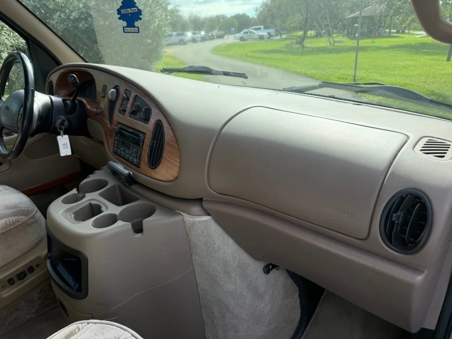 2002 Ford Econoline Van - Image 8 of 19