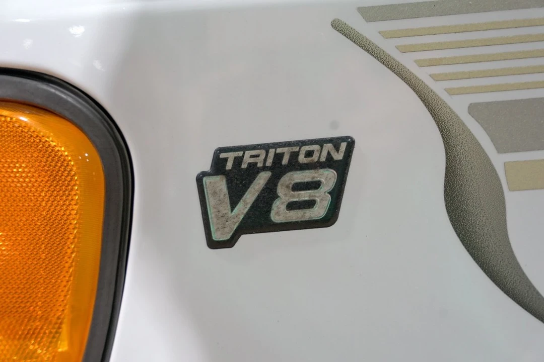 2002 Ford Econoline Van - Image 21 of 31