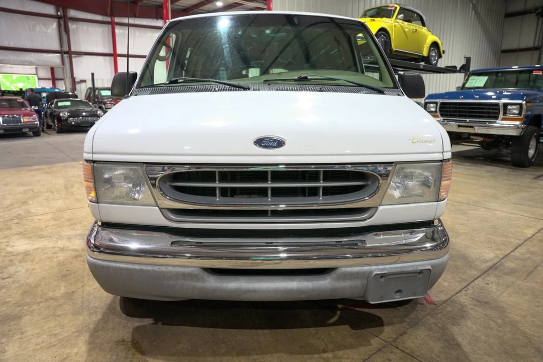 2002 Ford Econoline Van - Image 13 of 31