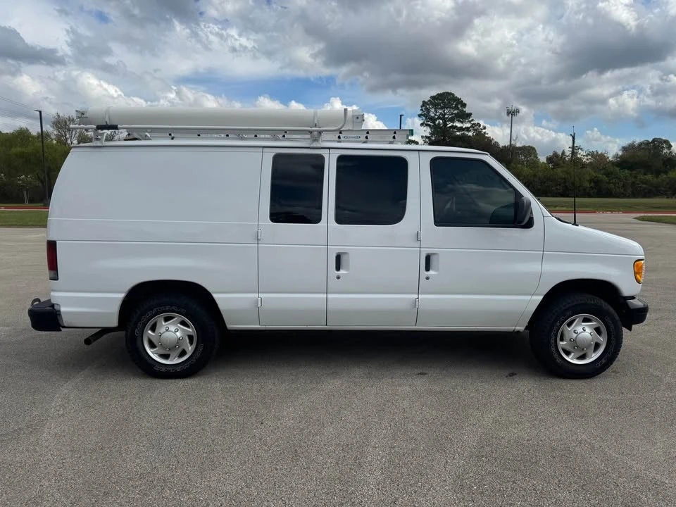 2002 Ford Econoline Van - Image 8 of 21