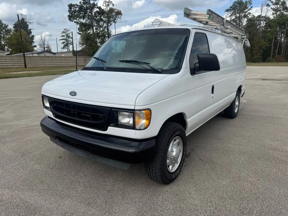 2002 Ford Econoline Van - Image 3 of 21