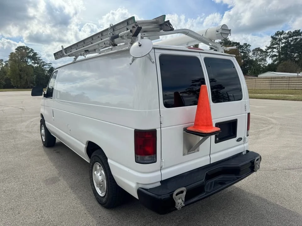 2002 Ford Econoline Van - Image 5 of 21