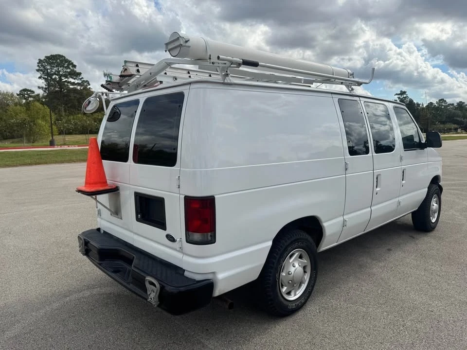 2002 Ford Econoline Van - Image 7 of 21