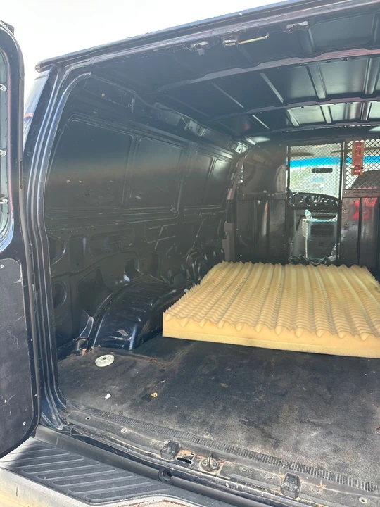 2002 Ford Econoline Van - Image 6 of 6
