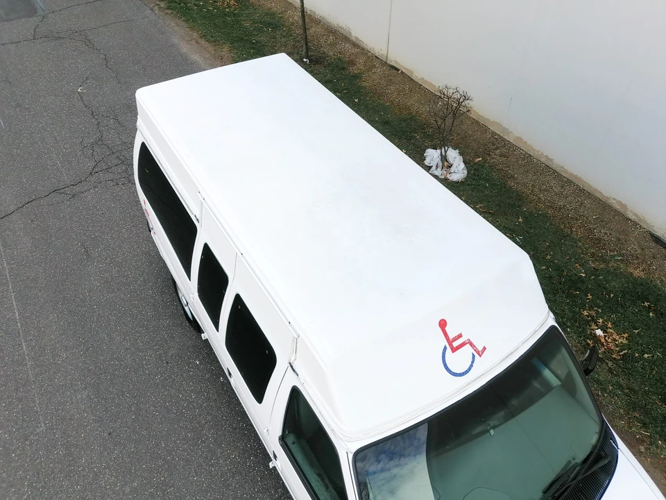2002 Ford Econoline Van - Image 8 of 21